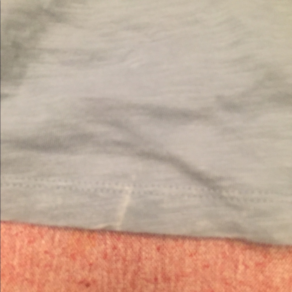 V-neck - Picture 2 of 4
